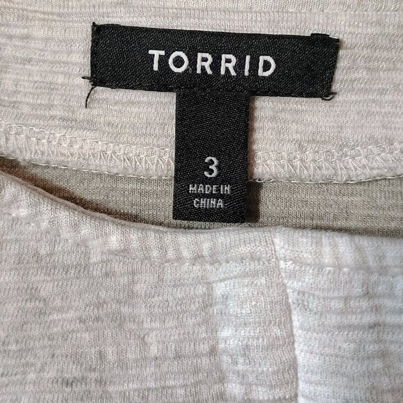 EUC: Torrid Sze 3 Studio Double Knit Moto. Ligtht Grey Jacket - Picture 3 of 6